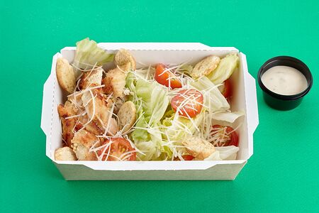Салат Цезарь с курицей