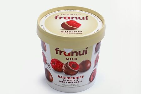 Малина в молочном шоколаде 