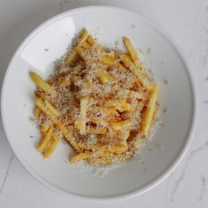 Картофель фри, пармезан, трюфель