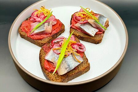 Бутики с черноморской селедочкой 