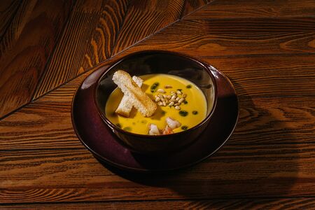 Крем-суп сырный с креветкой