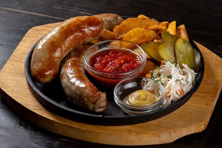 Колбаски Барсолем с картофельными дольками