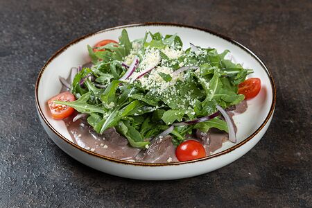 Теплый салат с куриной печенью