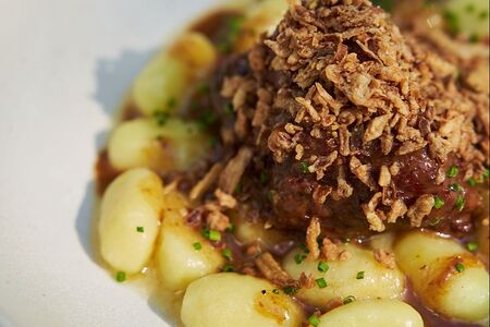 Говяжьи щечки, картофельные ньокки