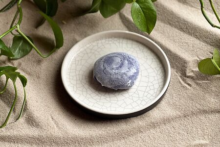 Моти с кремом из морошки