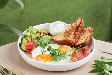 Завтрак с семгой