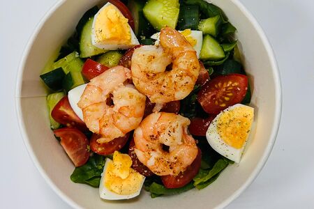 Салат с креветками 