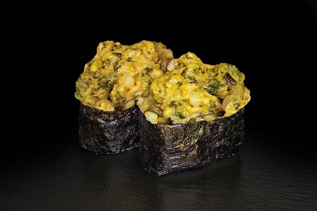 Гункан с мидиями