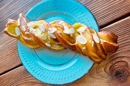 Фисташковая косичка