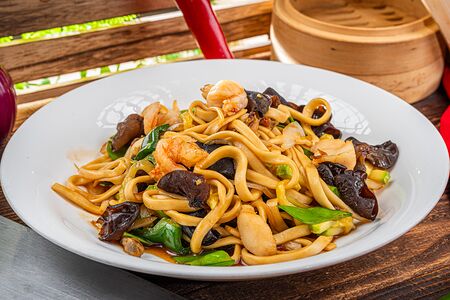 Удон с морепродуктами