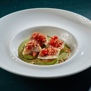 Морской окунь с цукини гриль и сливочным песто