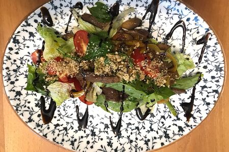 Пикантный салат с телятиной и овощами