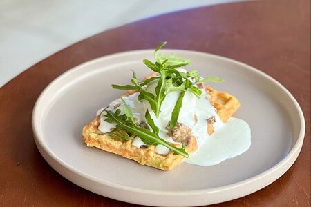 Вафля венская с пастрами из говядины