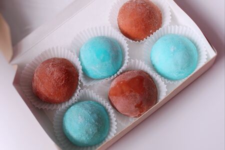 Набор Моти с разными вкусами голубые и коричневые