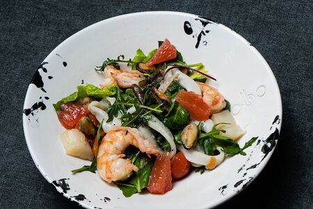 Салат с морепродуктами