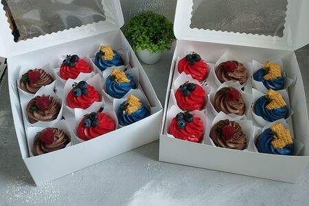 Капкейки трёхцветные для большой компании или в офис