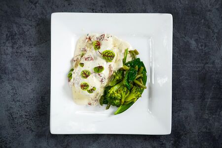 Куриная грудка в сливочном соусе