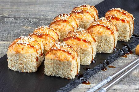 Запеченная Калифорния кунжут