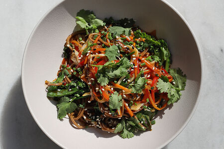 Гречневая лапша с овощами