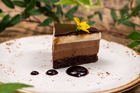 Три шоколада