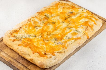 Пицца четыре сыра