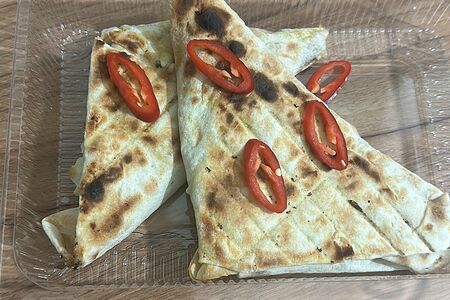 Конвертики с ветчиной и сыром на гриле