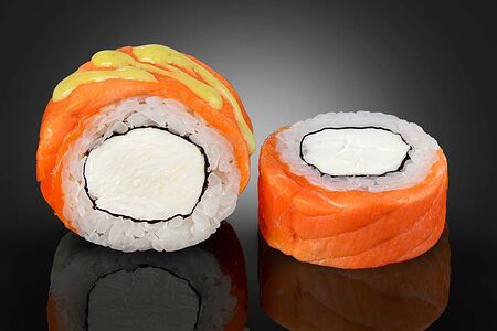 Филадельфия с соусом сливочный васаби 