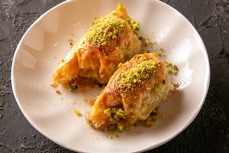 Баклава с фисташками и сливками шобиет