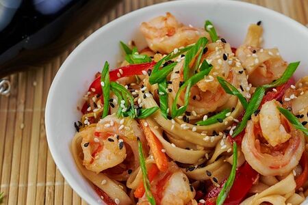 Удон с морепродуктами