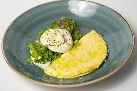 Омлет с бурратой и пармезаном