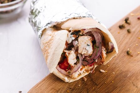 Шаверма в пите с курицей