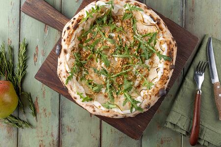 Пицца Бьянка с грушей