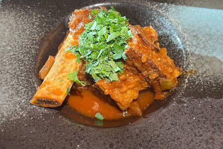 Ребро быка в соусе Томато-спайси