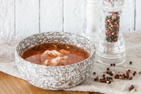 Томатный суп с морепродуктами
