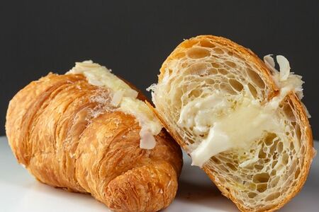 Круассан с кокосовым кремом