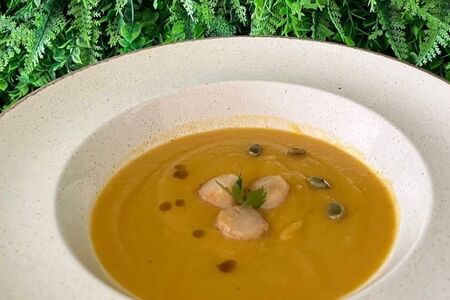 Тыквенный суп-пюре с гребешком 