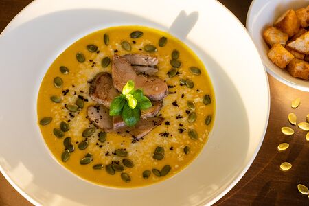 Тыквенный крем-суп с индейкой