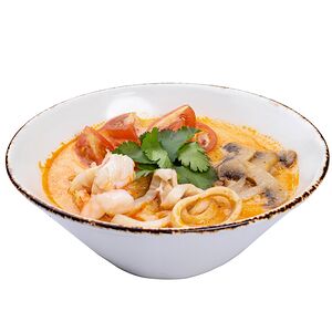 Том ям с морепродуктами