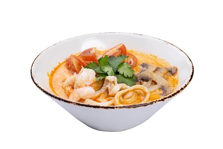 Том ям с морепродуктами