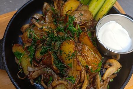 Жареный картофель с грибами