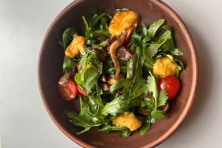 Теплый салат с телятиной