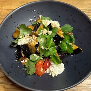 Салат с хрустящими баклажанами