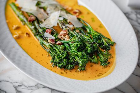 Брокколини с сыром Пекорино Романо