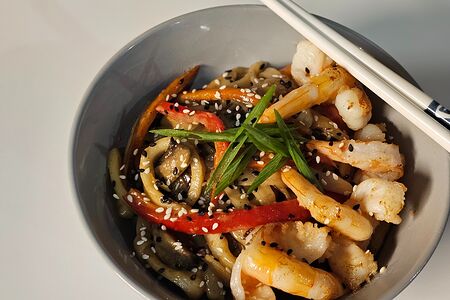 Wok сливочный с креветкой	