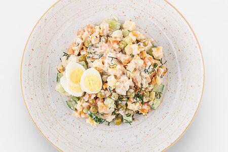 Оливье с домашним цыпленком