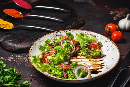 Салат с говядиной и печеным перцем