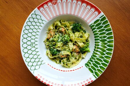 Паста с лососем и брокколи