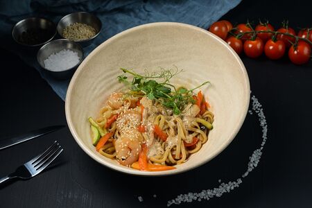 Лапша Wok с креветками