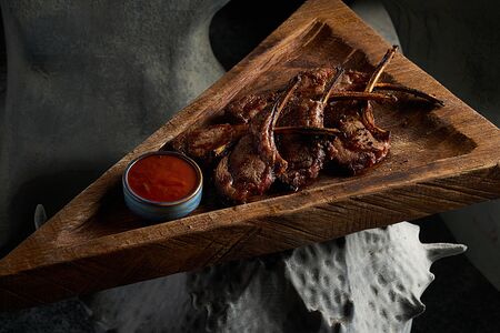 Каре ягнёнка на гриле