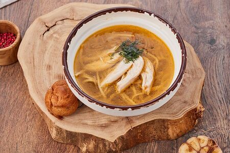 Суп куриный с домашней лапшой